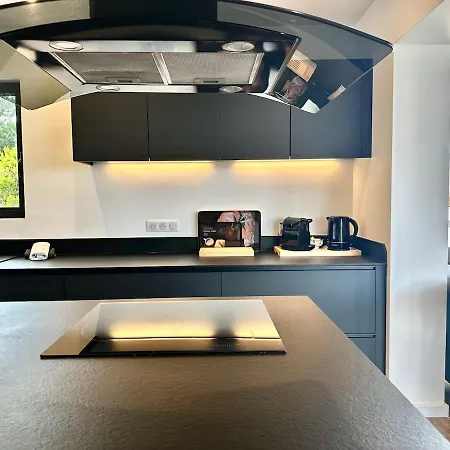 Modern With Pool וילה *