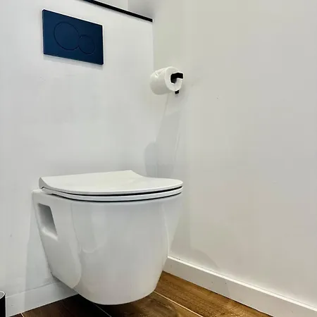 וילה Modern With Pool *