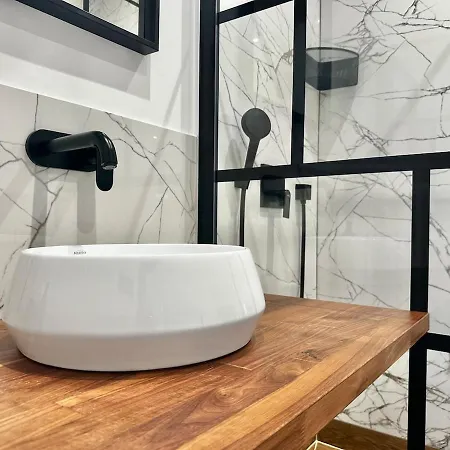 וילה Modern With Pool *