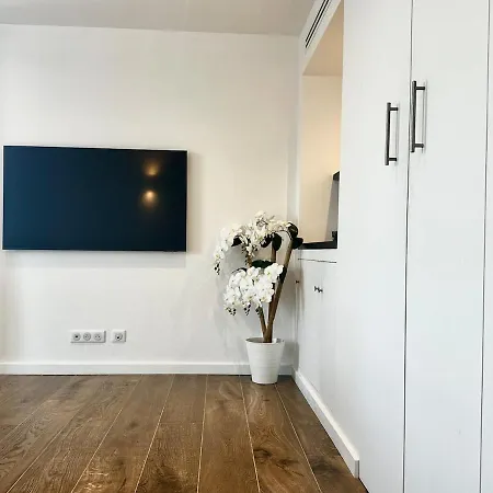 וילה Modern With Pool לה קרואה-ואלמר