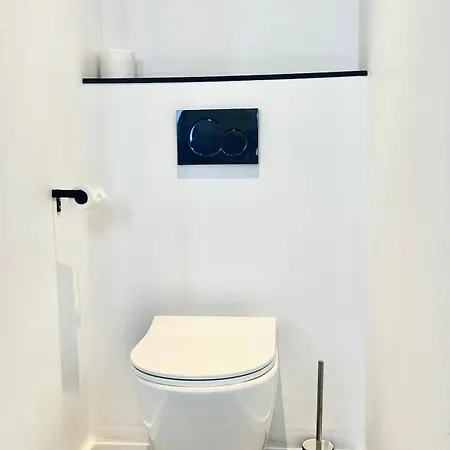 וילה Modern With Pool *