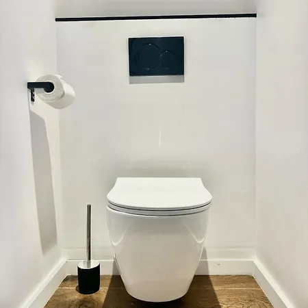 Modern With Pool * לה קרואה-ואלמר