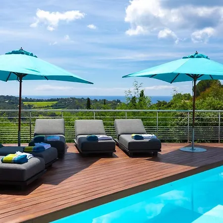 וילה Modern With Pool *